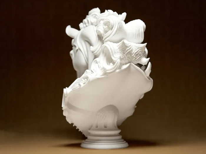 Elegant Horse Sculpture - Image 4